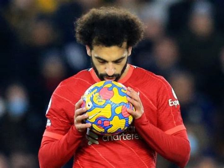 Mohamed Salah Misses Penalty For Liverpool Vs Leicester City (VIDEO)
