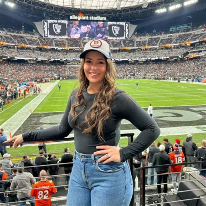 who is Samaje Perine wife