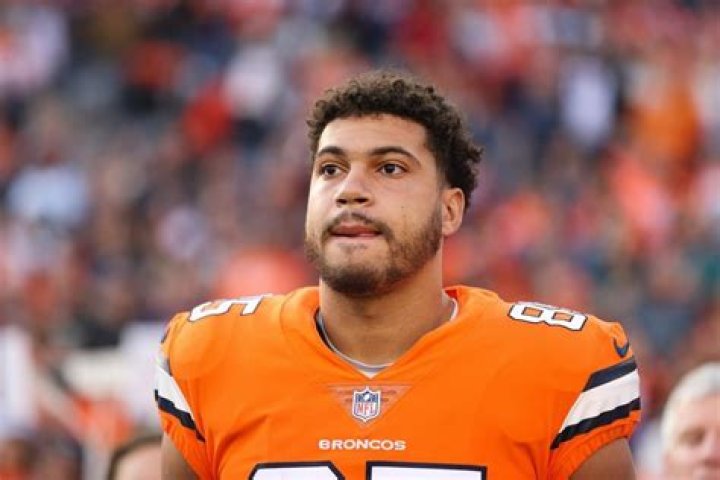 Who is the Girlfriend of Albert Okwuegbunam? His Parents, Family, Salary, Jersey